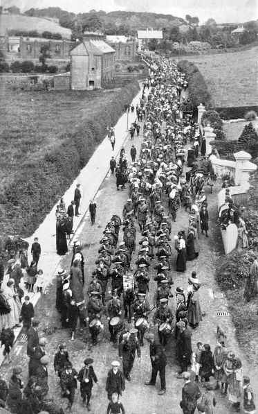 1912uvf-crawfordsburn-road-02t.jpg (83418 bytes)