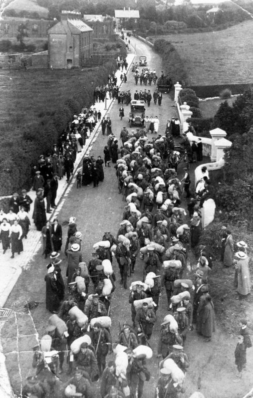 1912uvf-crawfordsburn-road-t.jpg (99788 bytes)