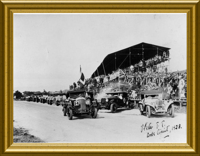 1928ulster-tt-start.jpg (78732 bytes)