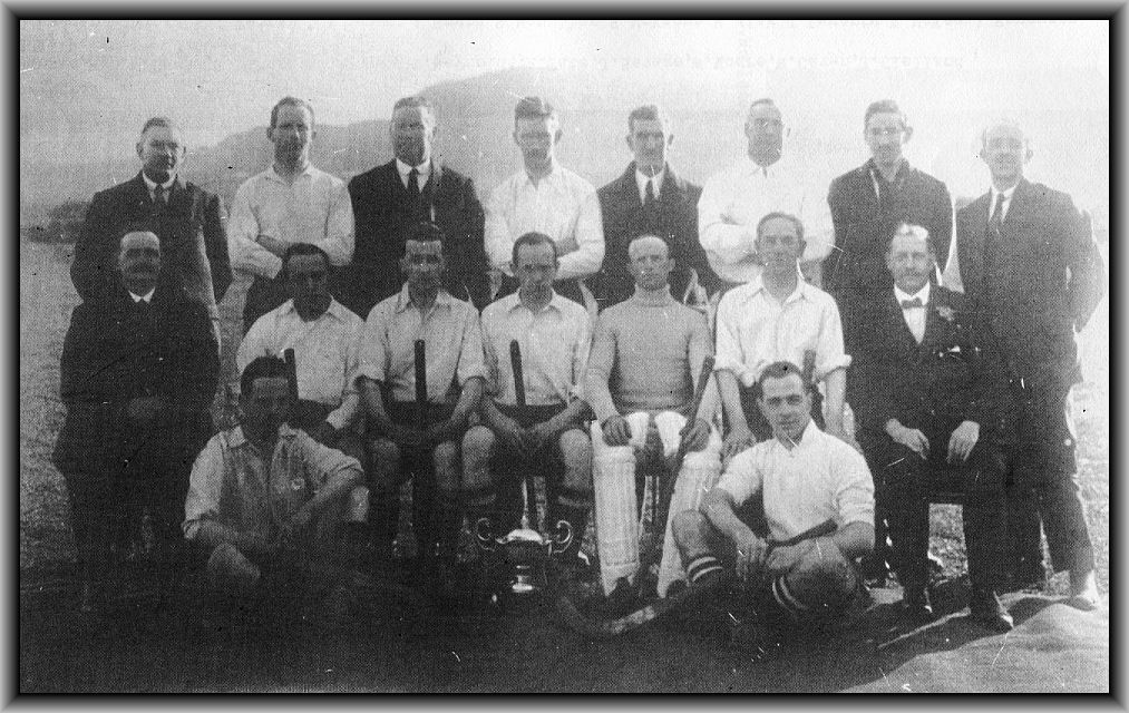 ards-mens-hockey-1922-23.jpg (158073 bytes)