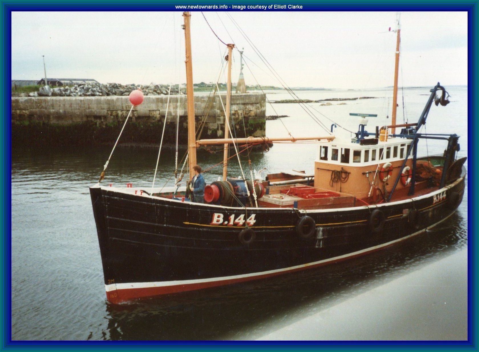 boat-b144.jpg (277131 bytes)
