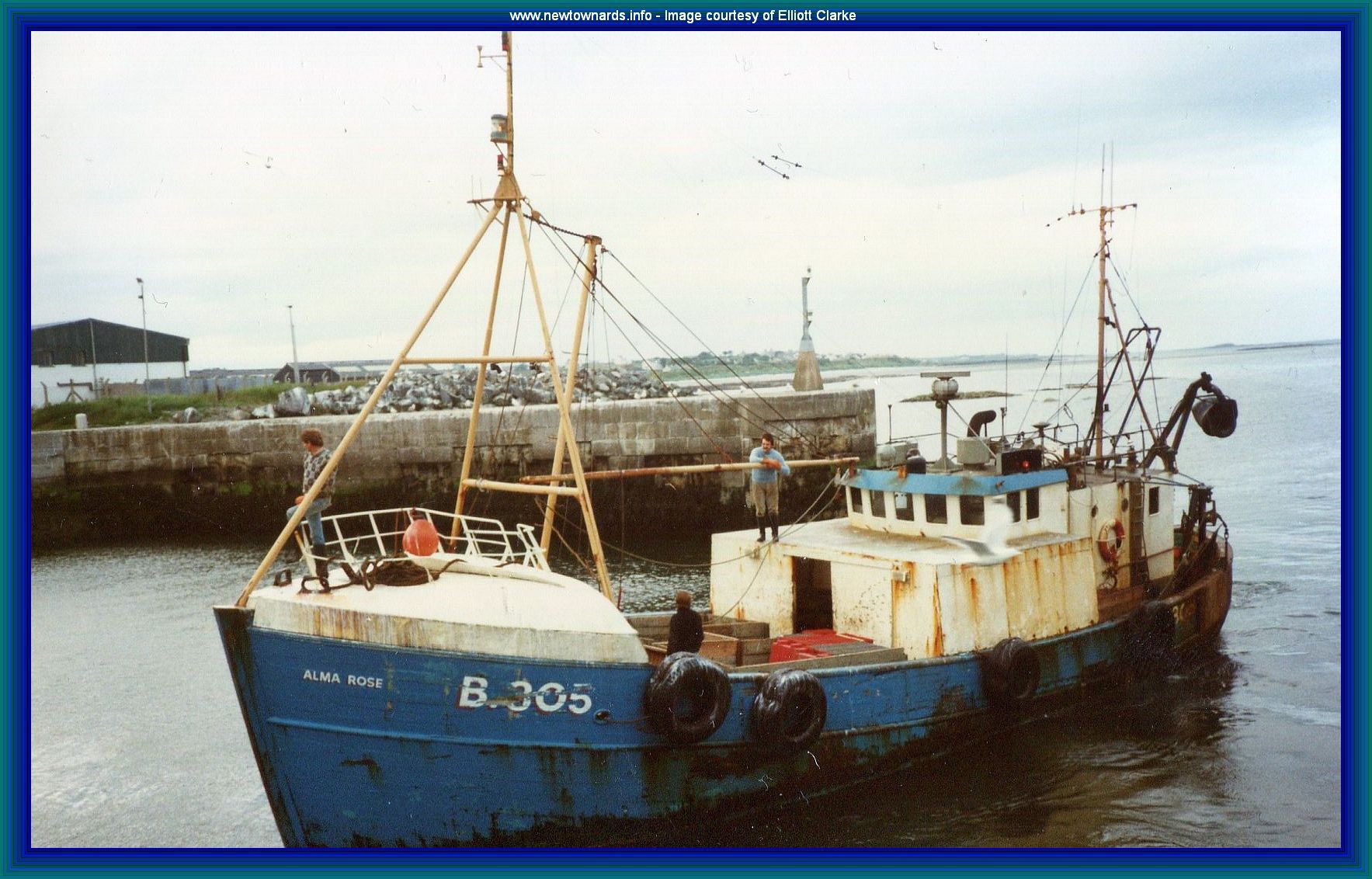 boat-b305.jpg (319403 bytes)