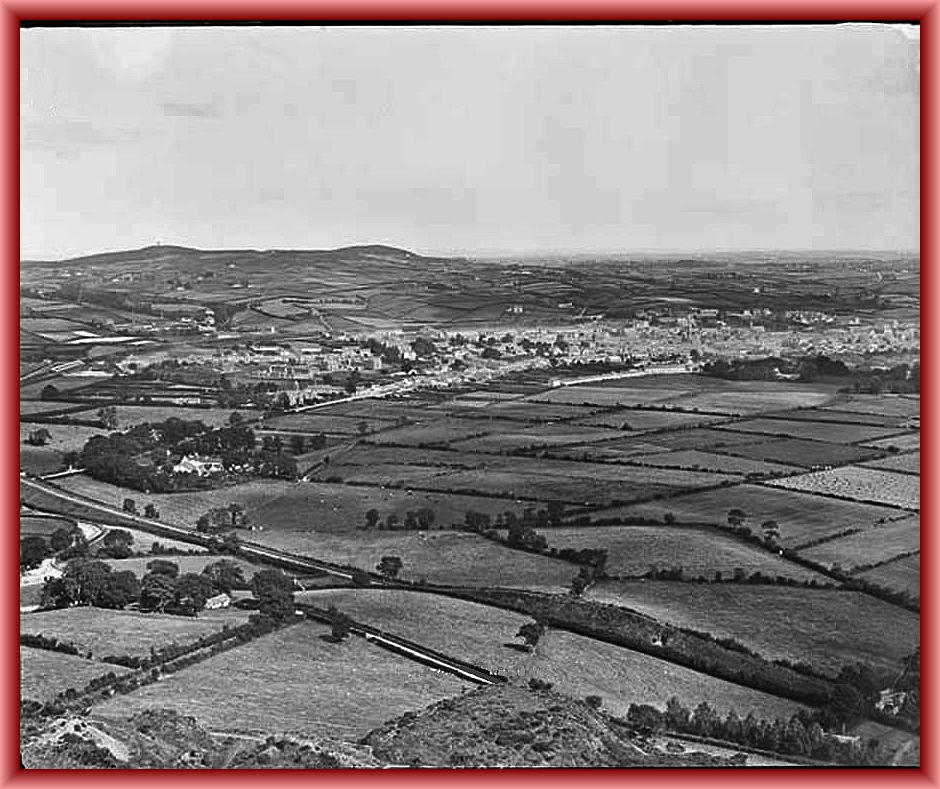 newtownards-c1900.jpg (141848 bytes)