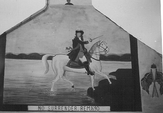 orange-mural-mill-st.jpg (38401 bytes)